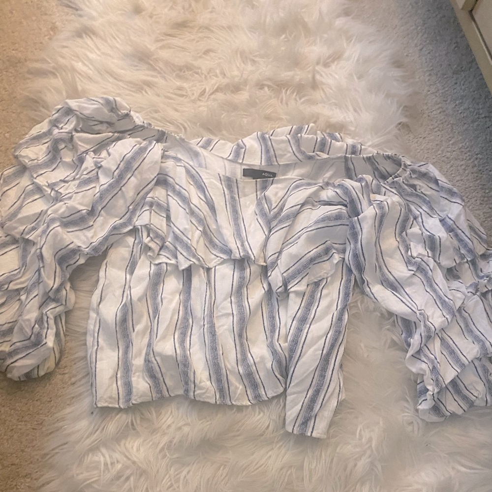 Shoulder-less blouse